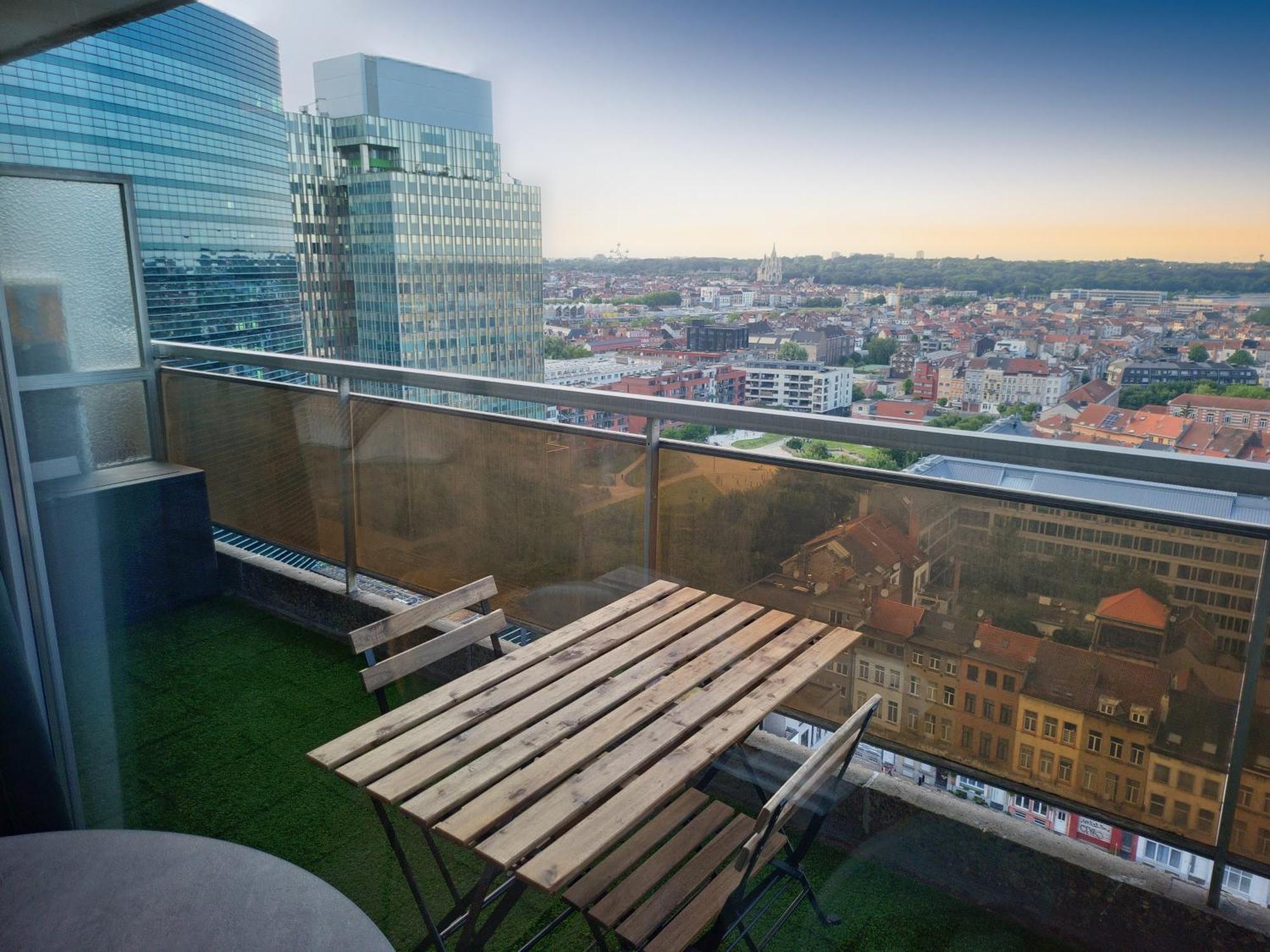 Studio Avec Vue Panoramique Et Parking Gratuit บรัสเซลส์ ภายนอก รูปภาพ