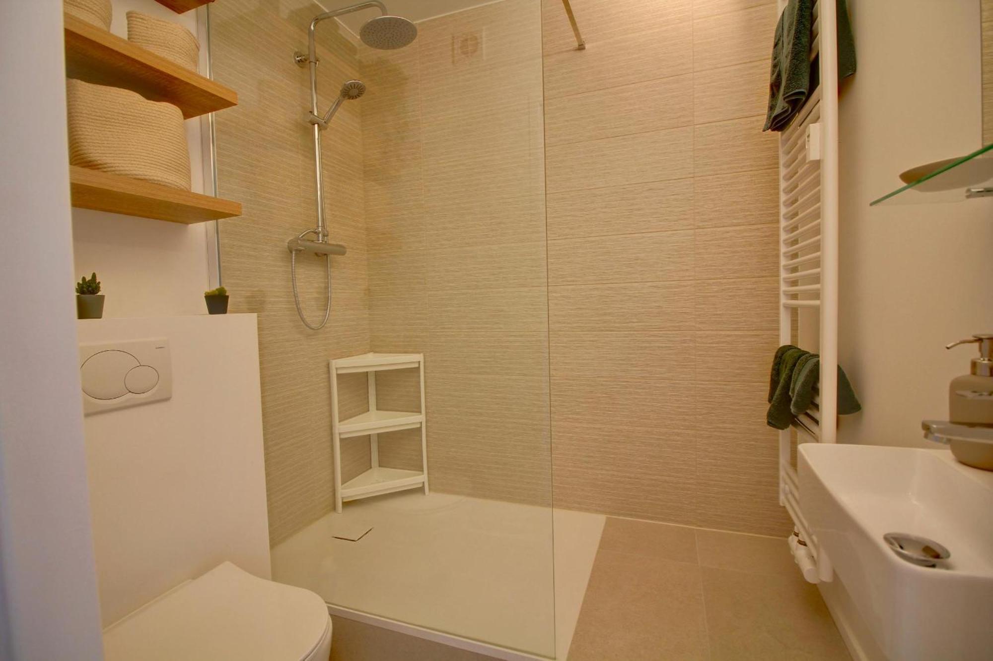 Studio Avec Vue Panoramique Et Parking Gratuit บรัสเซลส์ ภายนอก รูปภาพ