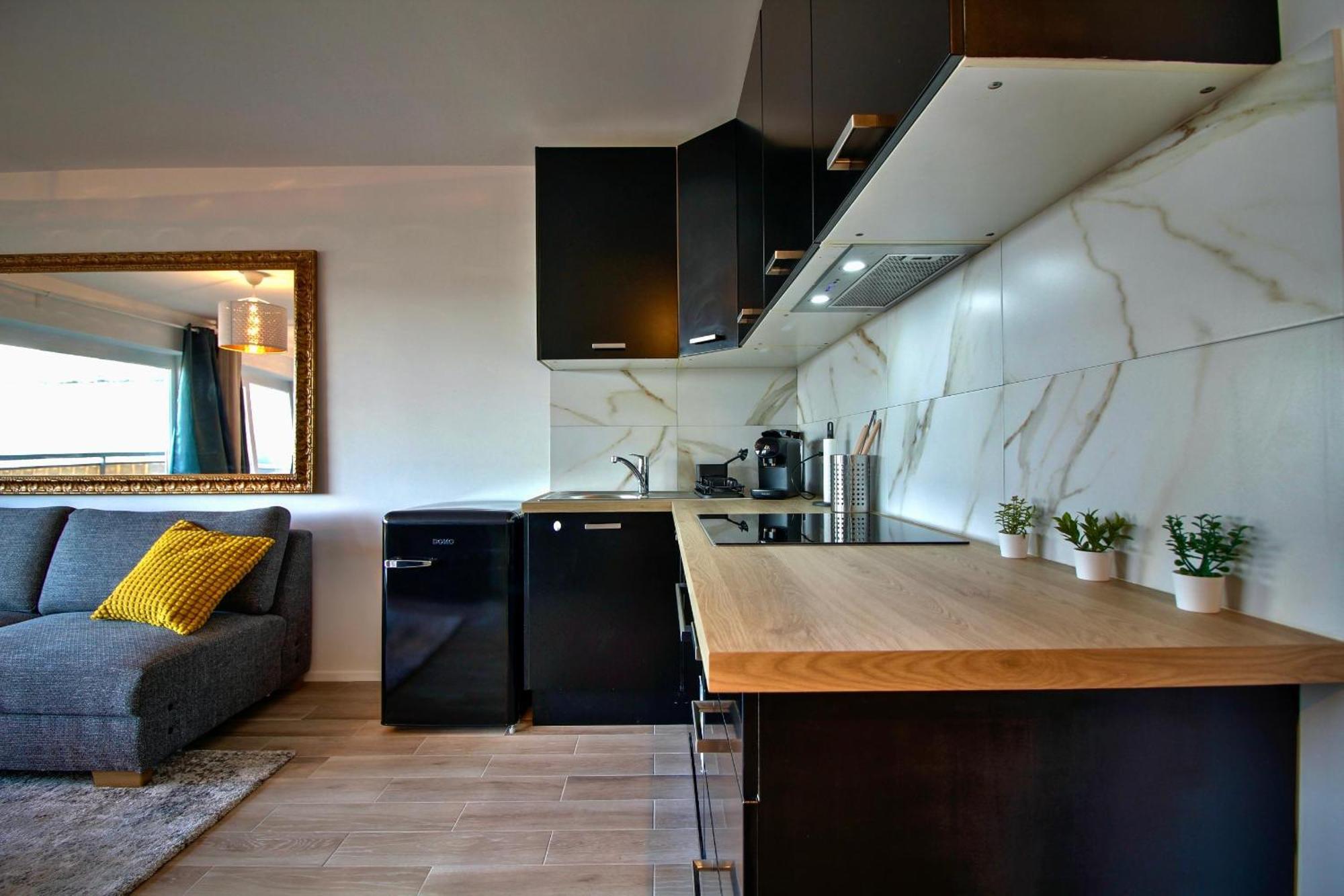 Studio Avec Vue Panoramique Et Parking Gratuit บรัสเซลส์ ภายนอก รูปภาพ